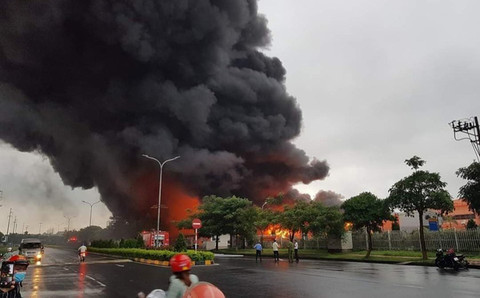  
Khu công nghiệp ở Bắc Ninh xảy ra cháy. (Ảnh: Tuổi Trẻ)