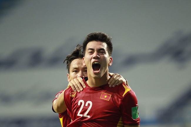  
Tiến Linh ăn mừng sau pha ghi bàn mở đầu tỉ số trận đấu. (Ảnh: Thể Thao 247)