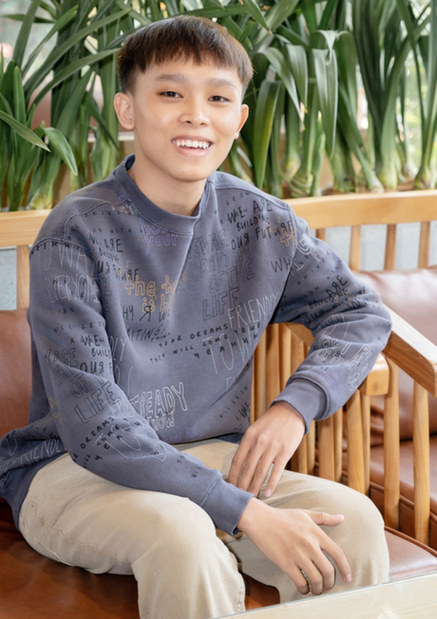  Nam ca sĩ khẳng định chị gái không nói mình đi lụm ve chai kiếm sống. (Ảnh: FBNV) - Tin sao Viet - Tin tuc sao Viet - Scandal sao Viet - Tin tuc cua Sao - Tin cua Sao