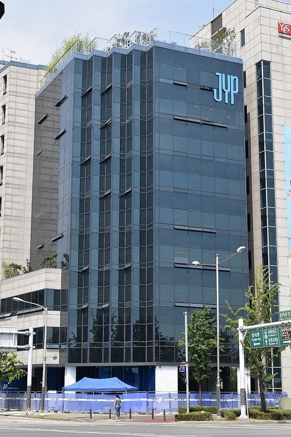  
Nhà mới của JYP với diện tích khủng. (Ảnh: Twitter)
