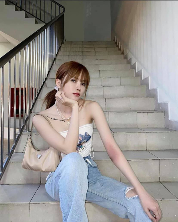  
Thiều Bảo Trâm từng đăng bức ảnh với cánh tay đỏ ửng khiến netizen cho rằng cô mới xoá xăm (Ảnh: IG).