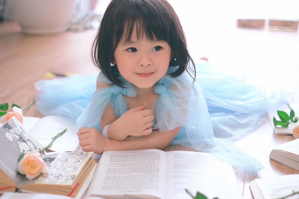  
Nhân vật đầu tiên xuất hiện trong album ảnh của gia đình Tú Vi là thiên thần nhỏ 3 tuổi - bé Cún. (Ảnh: FBNV)