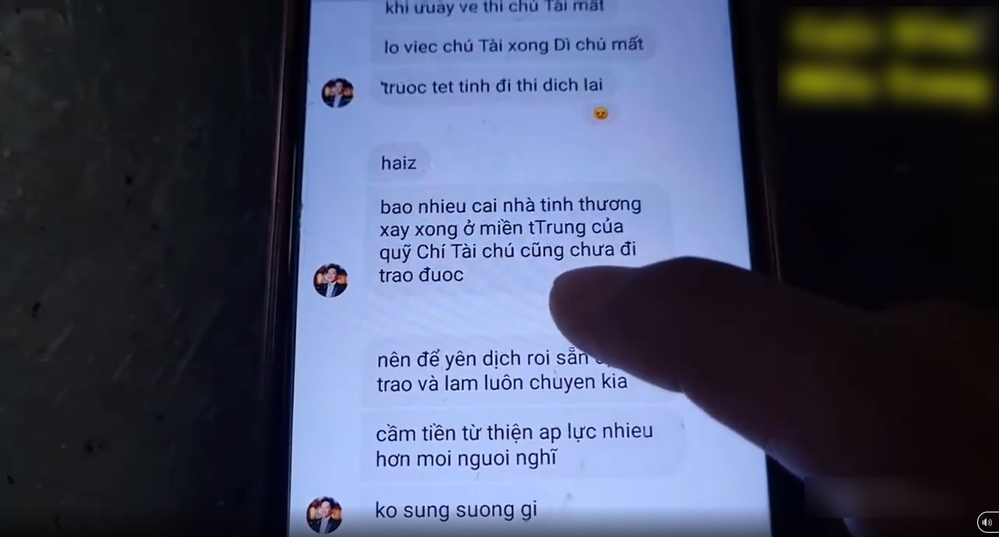  
Kênh của V.V.H đăng tải đoạn hội thoại giữa Hoài Linh và 1 người phụ nữ hiện sống tại miền Trung. (Ảnh: Chụp màn hình) - Tin sao Viet - Tin tuc sao Viet - Scandal sao Viet - Tin tuc cua Sao - Tin cua Sao