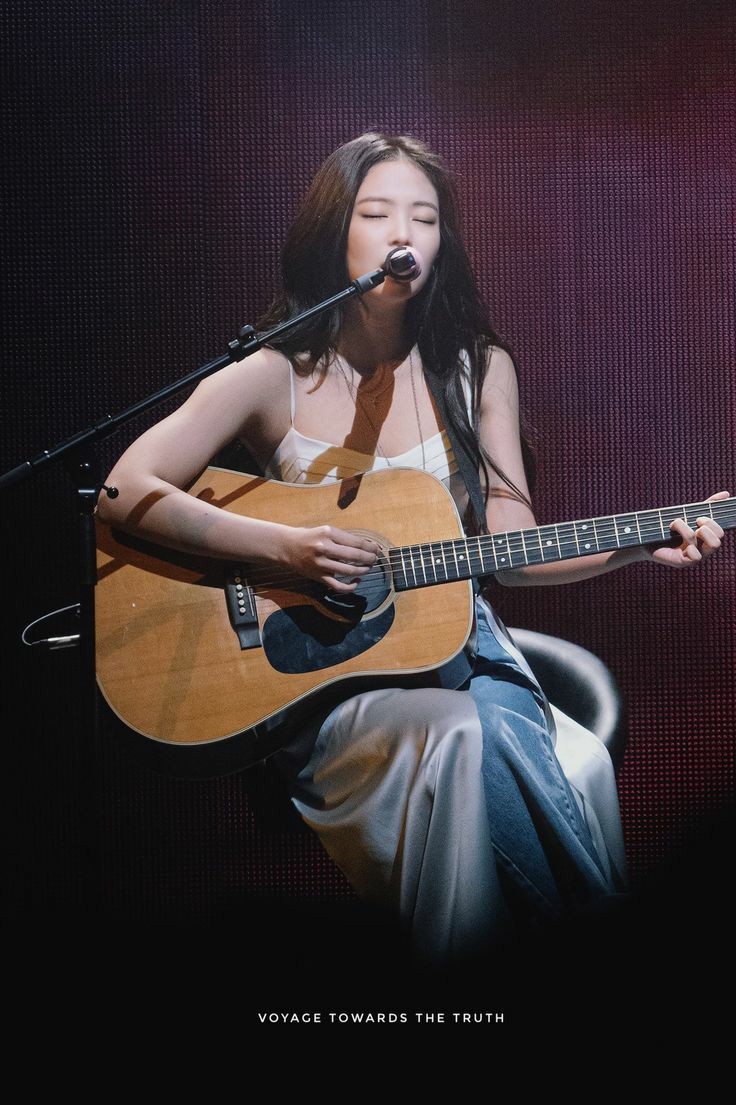  
Ngoài khả năng bắn rap nhanh, nữ idol đa tài Jennie còn sở hữu giọng hát rất mượt mà. (Ảnh: Twitter)