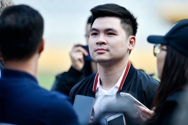  
Đỗ Vinh Quang trả lời báo chí sau trận đấu của Hà Nội FC. (Ảnh: Dân Việt)