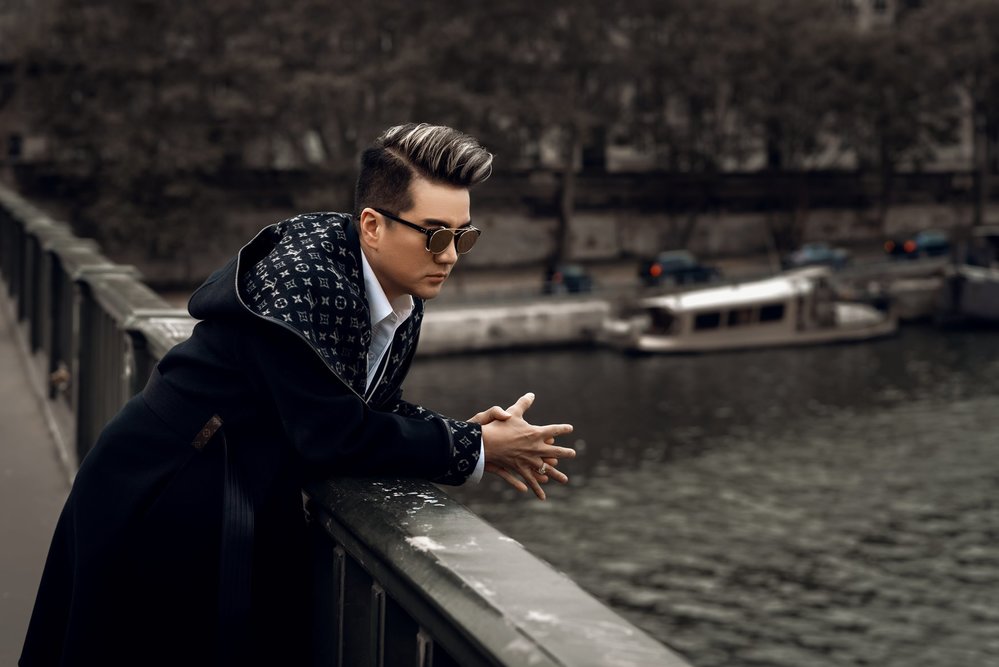  
Làm clip vui mùa dịch nhưng Đàm Vĩnh Hưng nhận phải ý kiến trái chiều. (Ảnh: FBNV) - Tin sao Viet - Tin tuc sao Viet - Scandal sao Viet - Tin tuc cua Sao - Tin cua Sao