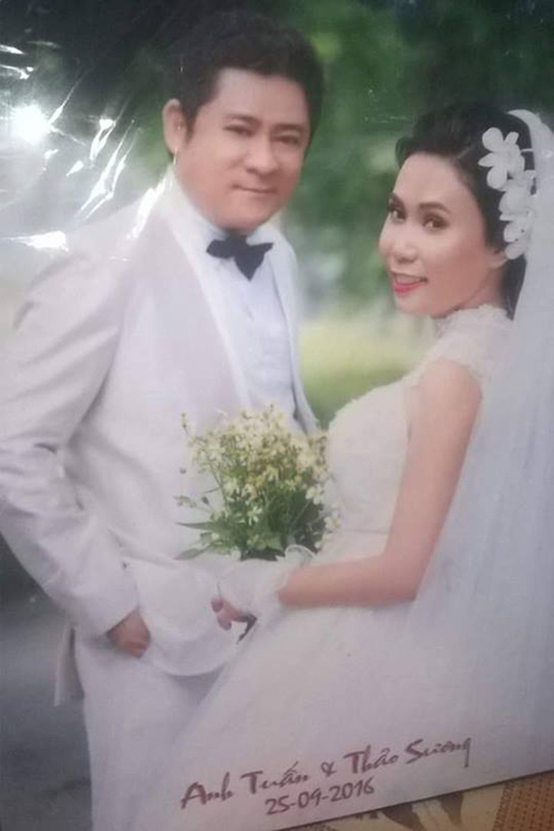  Ảnh cưới của Huỳnh Anh Tuấn và bà xã hiếm hoi được tiết lộ. (Gia đình)