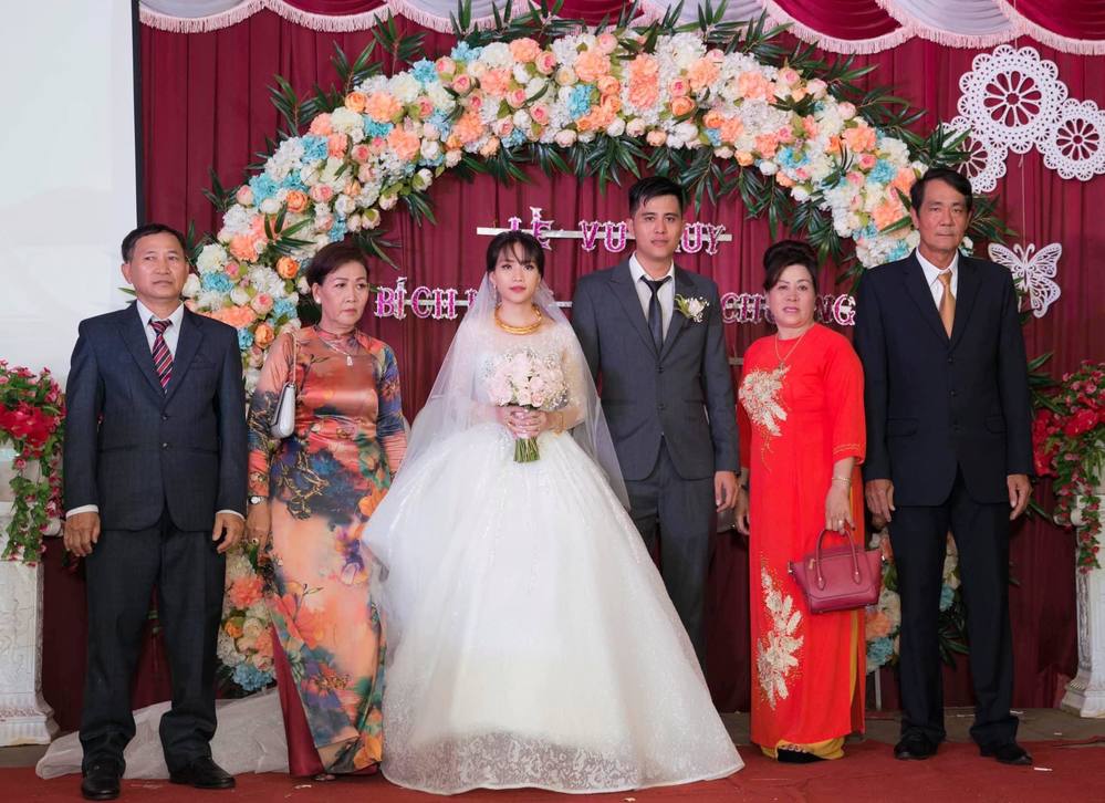  
Em trai Nam Thư kết hôn vào năm 2019. (Ảnh: FBNV) - Tin sao Viet - Tin tuc sao Viet - Scandal sao Viet - Tin tuc cua Sao - Tin cua Sao