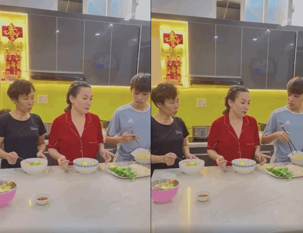  
Khoảnh khắc Phi Nhung và mẹ con Hồ Văn Cường cùng nhau vào bếp. (Ảnh: Chụp màn hình) - Tin sao Viet - Tin tuc sao Viet - Scandal sao Viet - Tin tuc cua Sao - Tin cua Sao