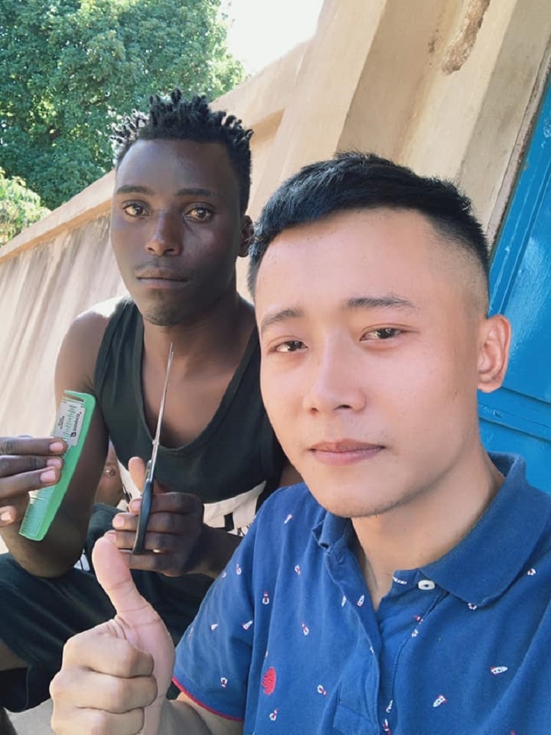 Quang Linh Vlogs - Cuộc sống ở Châu Phi là ai? 