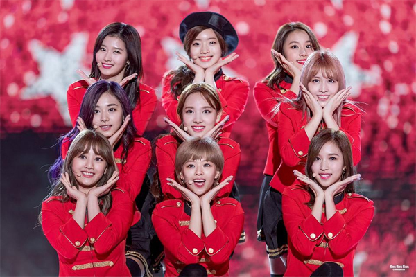  
9 đóa hoa nhà JYP vươn lên vị trí nhóm nhạc nữ hàng đầu K-pop. (Ảnh: Pinterest)