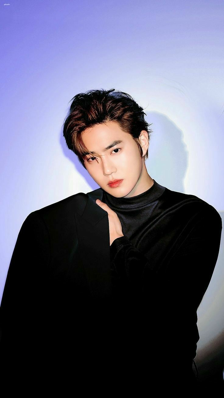 Suho EXO điển trai thân thiết bên dàn mỹ nam mới nổi của điện ảnh Hàn