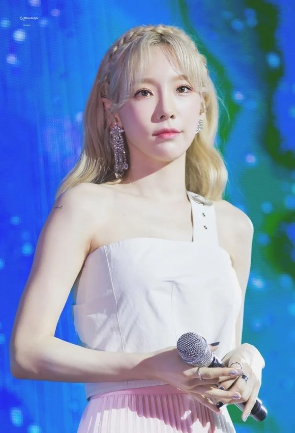 Taeyeon luôn có mặt trong top những thần tượng để tóc vàng đẹp nhất. (Ảnh: Twitter)