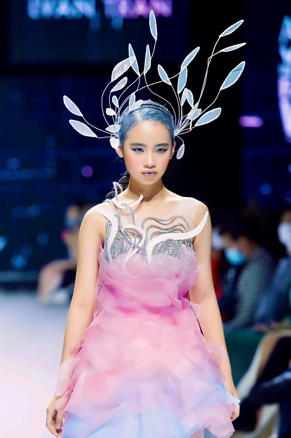 Bảo Hà là người mẫu nhí quen thuộc trên sàn catwalk ở Việt Nam. (Ảnh: FBNV) - Tin sao Viet - Tin tuc sao Viet - Scandal sao Viet - Tin tuc cua Sao - Tin cua Sao