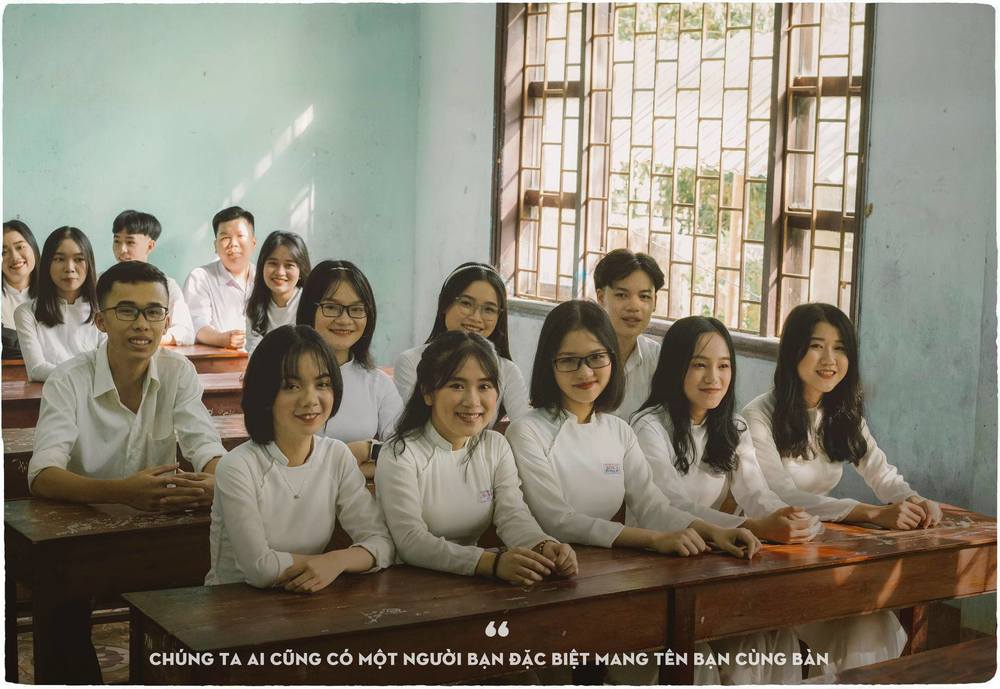  
Học sinh của lớp 12A trường THPT Bùi Dục Tài. (Ảnh: Nhiếp ảnh gia Nguyễn Hữu Thưởng)