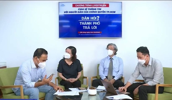 Quyền Linh tích cực kết nối người dân với đại diện các cơ quan chức năng. (Ảnh: Chụp màn hình) - Tin sao Viet - Tin tuc sao Viet - Scandal sao Viet - Tin tuc cua Sao - Tin cua Sao
