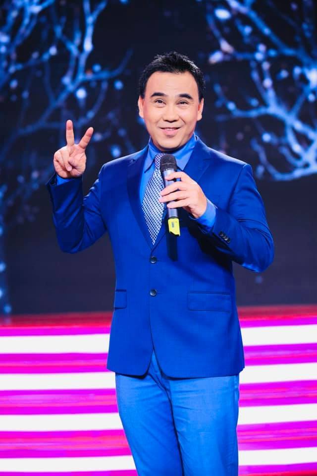 Quyền Linh cho biết anh quan điểm chỉ khi đi diễn, lên sân khấu thì mới cần diện đồ đẹp. (Ảnh: FB Quyền Linh) - Tin sao Viet - Tin tuc sao Viet - Scandal sao Viet - Tin tuc cua Sao - Tin cua Sao