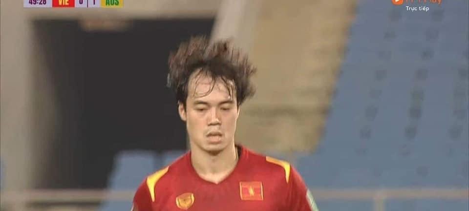 Nhìn tóc Văn Toàn, không ít người liên tưởng đến các nhân vật hoạt hình Nhật Bản. (Ảnh cắt từ clip)