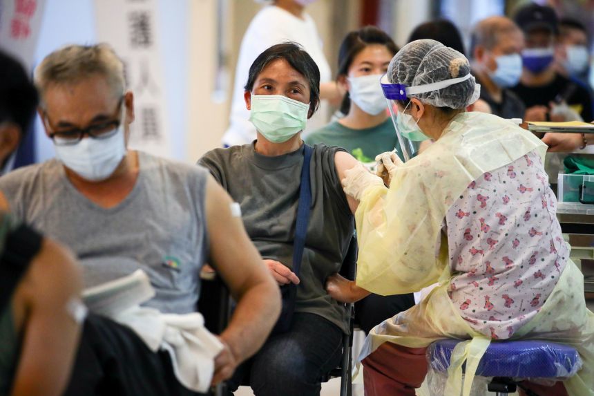 Một điểm tiêm chủng vaccine ngừa Covid-19 tại Trung Quốc. (Ảnh: The Strait Times)
Một điểm tiêm chủng vaccine ngừa Covid-19 tại Trung Quốc. (Ảnh: The Strait Times)