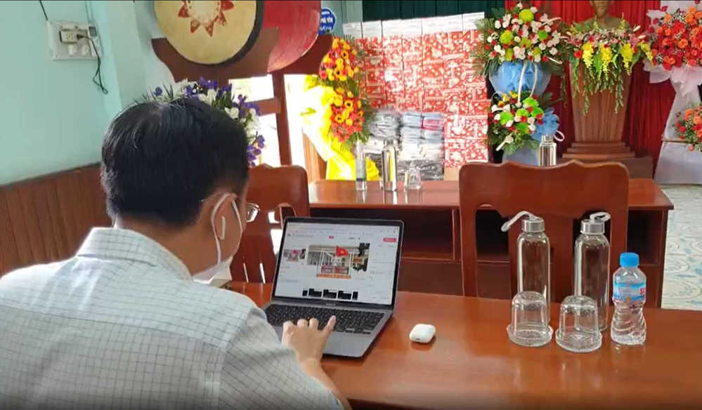  
Trực tiếp lễ khai giảng online tại Phú Yên. (Ảnh: Chụp màn hình)