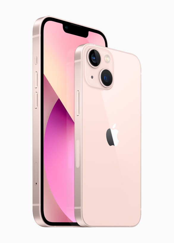  
iPhone 13 màu hồng nhạt.