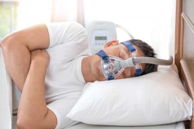  
Sử dụng máy thở là một trong những phương pháp điều trị ngủ ngáy.