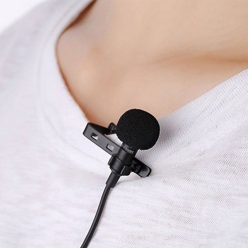 Mic màu đen tối giản và nhỏ gọn, gắn lên mọi loại cổ áo.
Mic màu đen tối giản và nhỏ gọn, gắn lên mọi loại cổ áo.