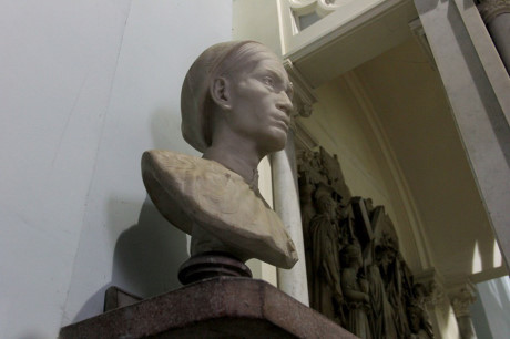  
Tượng điêu khắc của ông Huyện Sỹ. (Ảnh: Tạp chí Thời đại)