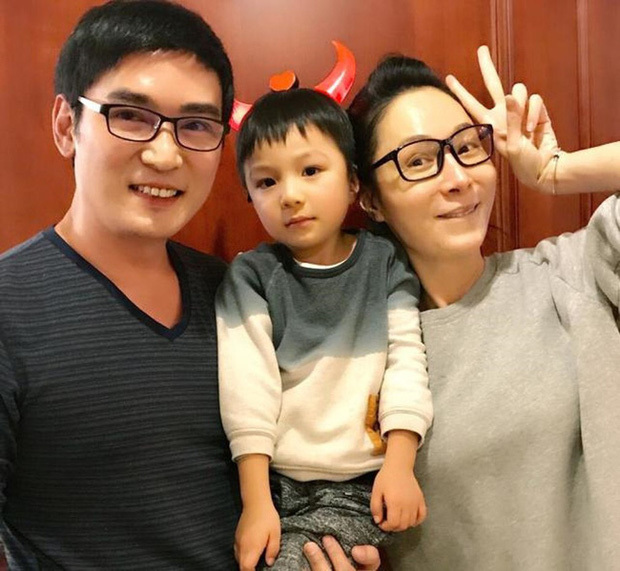  
Tiêu Ân Tuấn và vợ thứ 2 Lâm Thiên Ngọc cũng đã ly hôn. (Ảnh: Weibo)