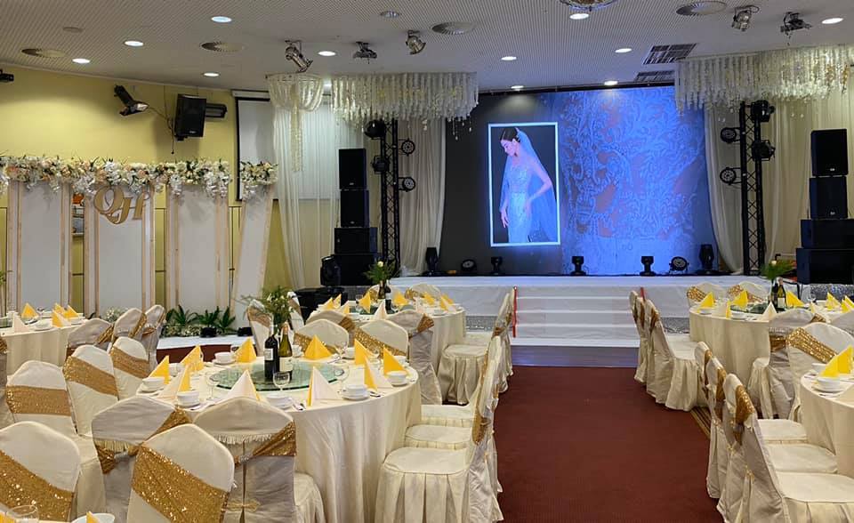  
Không gian bên trong nhà hàng, nơi diễn ra lễ cưới của cả hai. (Ảnh: FBNV) - Tin sao Viet - Tin tuc sao Viet - Scandal sao Viet - Tin tuc cua Sao - Tin cua Sao