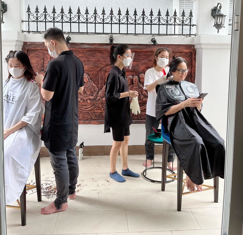    Tạm không trông trẻ vài tiếng đồng hồ, các bảo mẫu được nhân viên phục vụ tóc tại gia. - Tin sao Viet - Tin tuc sao Viet - Scandal sao Viet - Tin tuc cua Sao - Tin cua Sao