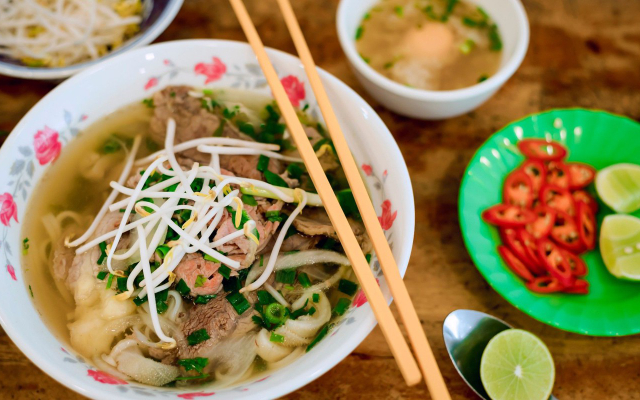  
Quán phở ngon không thể bỏ qua ở quận 1. (Ảnh: Pinterest)