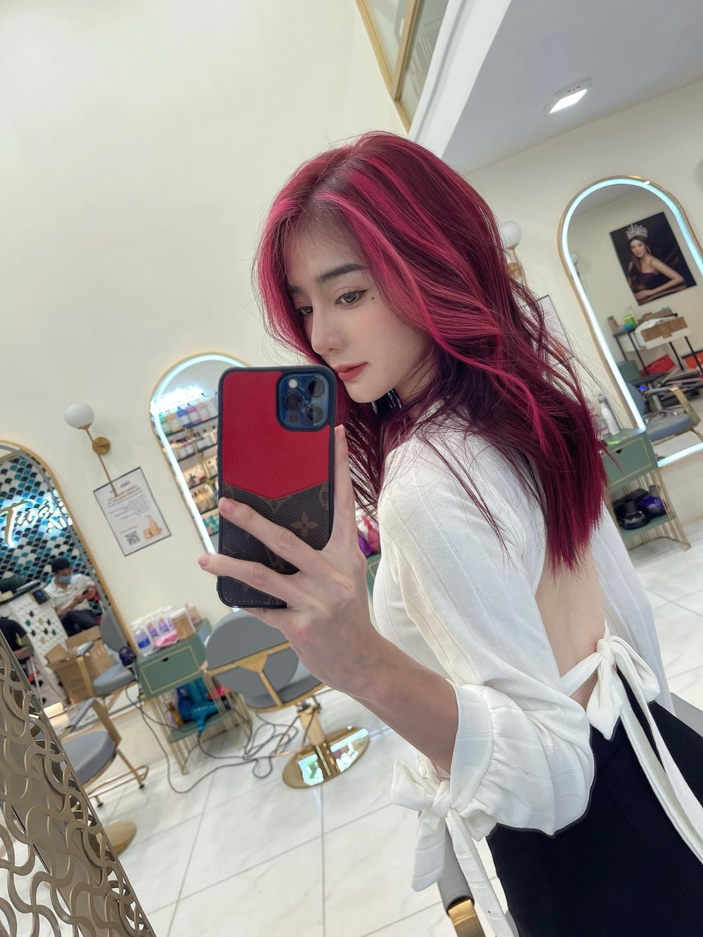    Kim Nhã trông như idol Kpop sau khi diện màu tóc đỏ. (Ảnh: FBNV) - Tin sao Viet - Tin tuc sao Viet - Scandal sao Viet - Tin tuc cua Sao - Tin cua Sao