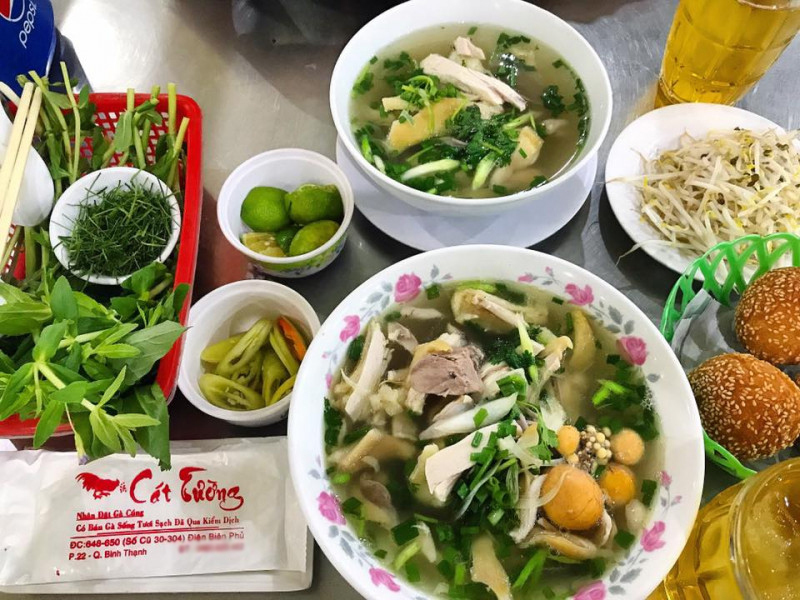  
Tô phở gà ăn thay đổi khẩu vị. (Ảnh: Cát Tường)