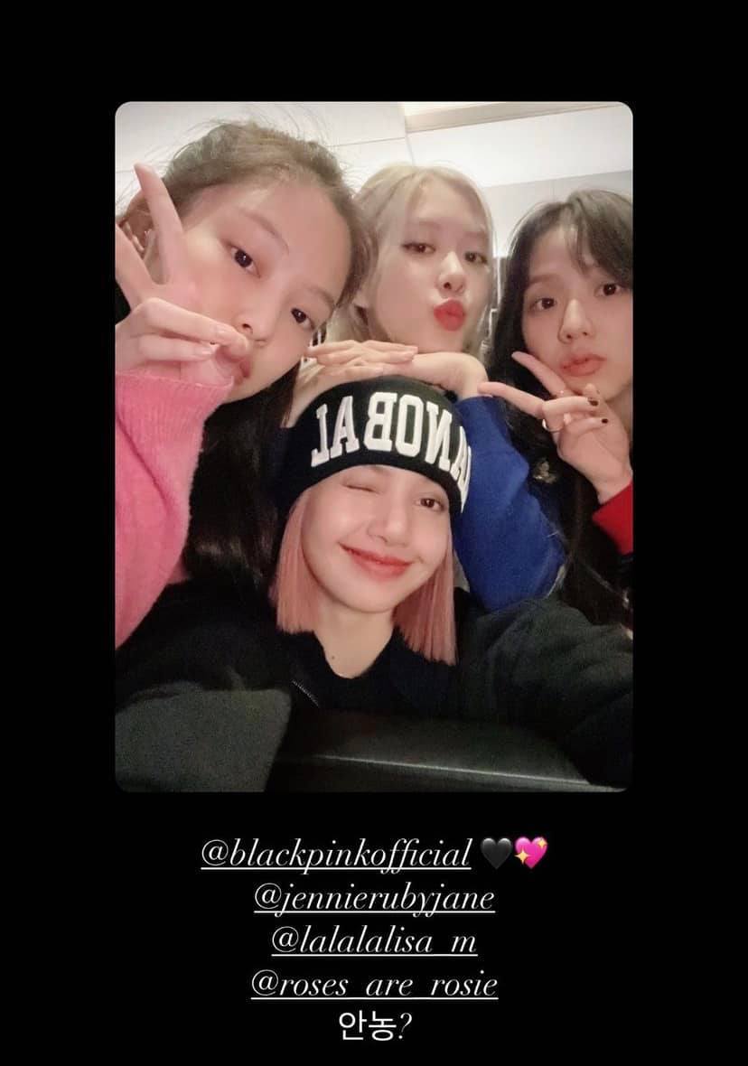 
Hình ảnh các thành viên BLACKPINK đang ở bên nhau được đăng trên Instagram của Jisoo. (Ảnh: Chụp màn hình)