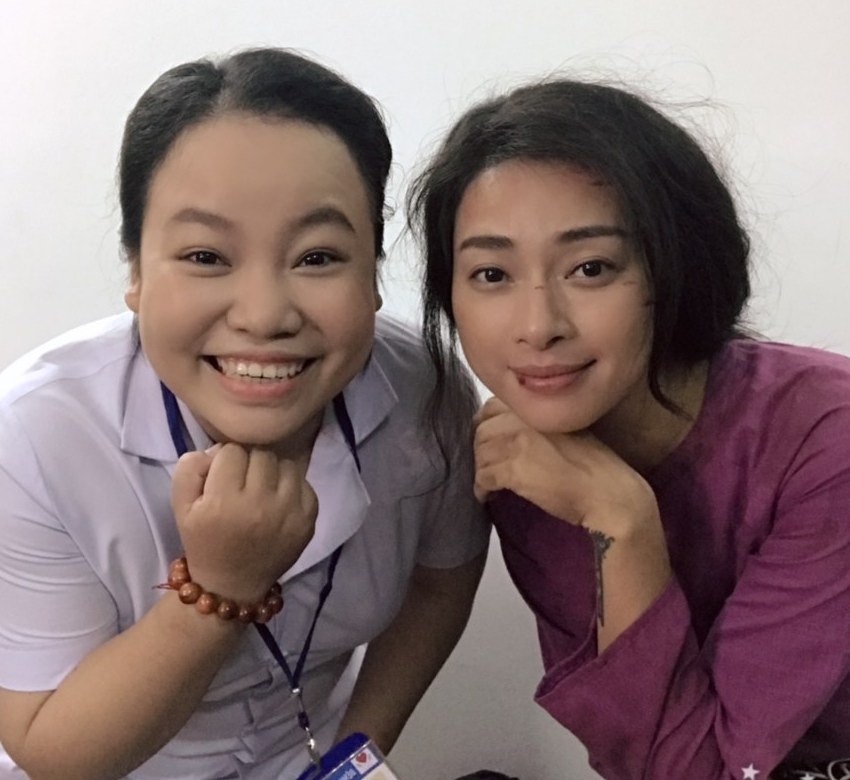  
Lê Trang đóng vai y tá trong phim Hai Phượng của Ngô Thanh Vân. (Ảnh: FBNV) - Tin sao Viet - Tin tuc sao Viet - Scandal sao Viet - Tin tuc cua Sao - Tin cua Sao