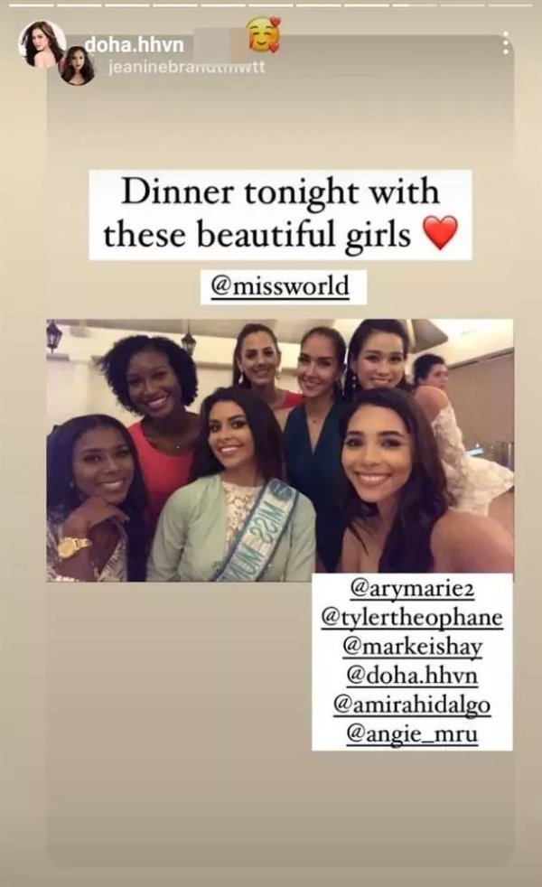  
Người đẹp thân thiết dùng bữa tối cùng hội chị em Miss World. (Ảnh: Chụp màn hình)