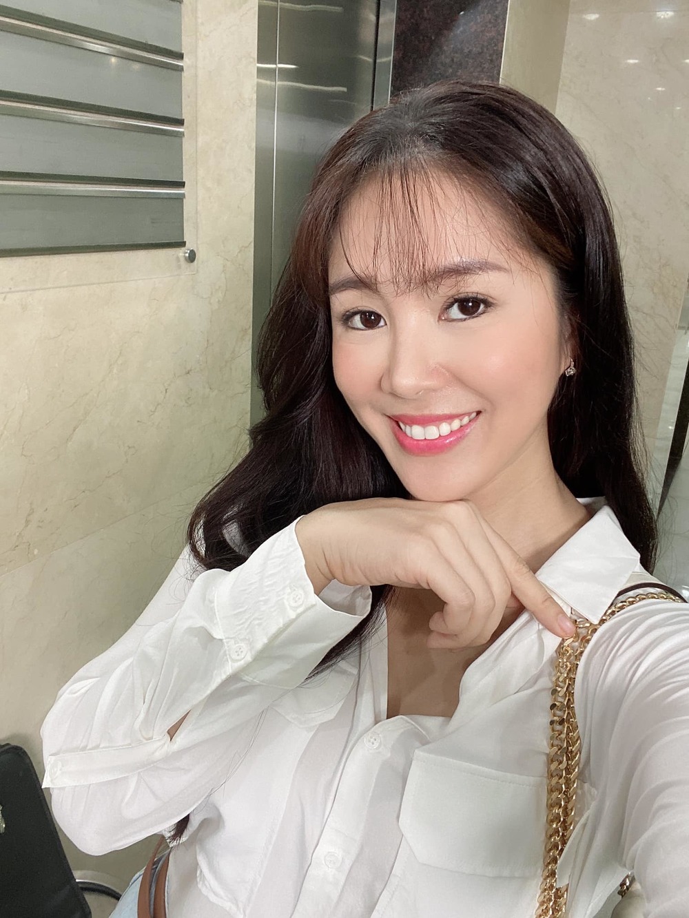 Từng bị mẹ chồng chê lớn tuổi, Lê Phương hiện tại xinh đẹp, trẻ trung