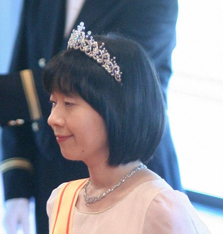  
Chiếc vương miện của cựu công chúa Sayako mà Aiko sẽ mượn để trao trong lễ trưởng thành. (Ảnh: Twitter)
