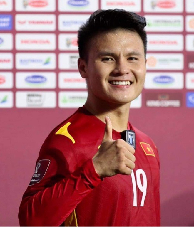 Quang Hải là một trong những ngôi sao đắt giá của bóng đá Việt Nam, với sức hút lớn đối với các nhà tài trợ. Điều đó cũng giúp anh trở thành một người mẫu quảng cáo nổi tiếng. Hãy cùng xem hình ảnh của anh để cảm nhận sự quyến rũ và phong cách của một ngôi sao bóng đá chuyên nghiệp.