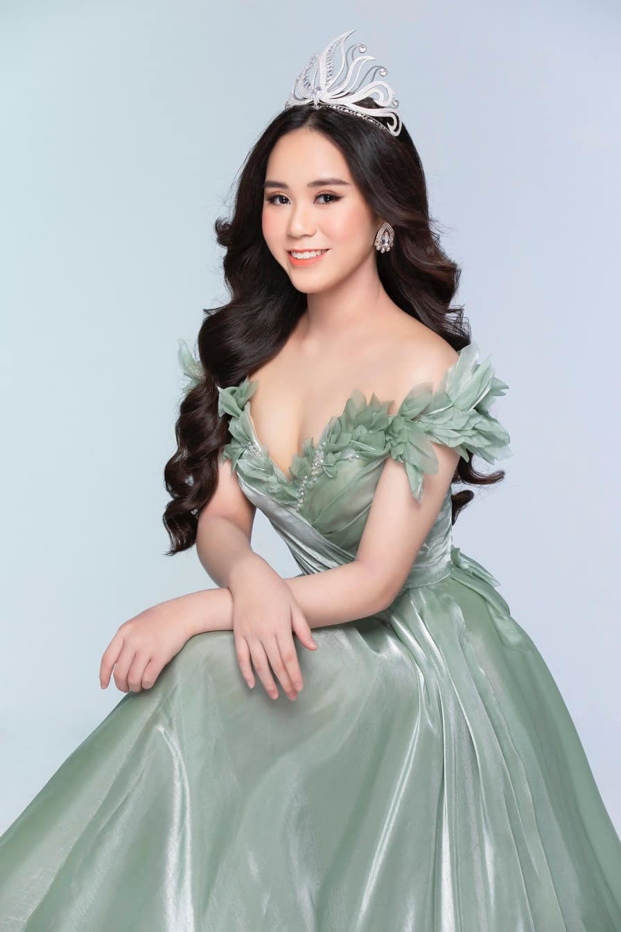  
Nhan sắc tươi trẻ, rạng rỡ của Tân Hoa hậu Miss Eco Teen Việt Nam 2021.