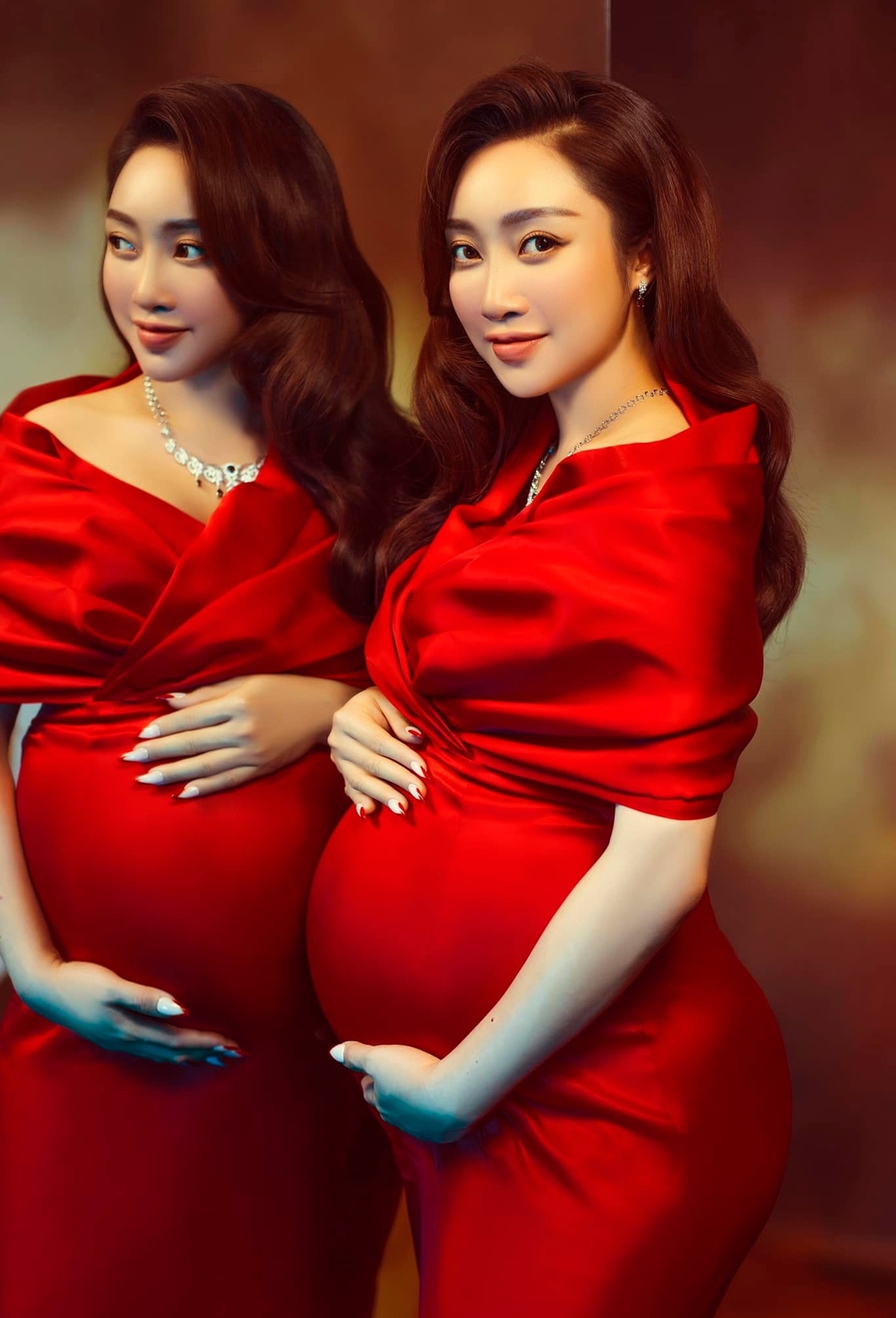  
Vợ Chi Bảo tăng 18kg sau 35 tuần mang thai nhưng vẻ ngoài không thay đổi nhiều. - Tin sao Viet - Tin tuc sao Viet - Scandal sao Viet - Tin tuc cua Sao - Tin cua Sao