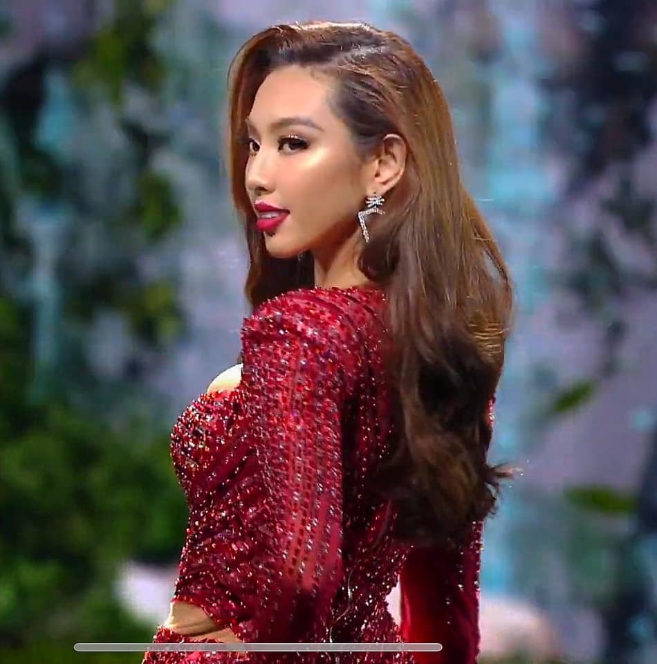  
Nguyễn Thúc Thùy Tiên trình diễn tự tin, tỏa sáng trên sân khấu bán kết Miss Grand International 2021. (Ảnh: chụp màn hình)