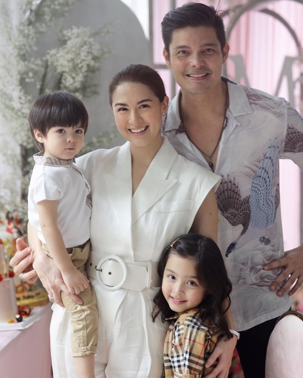  
Gia đình nhỏ của mỹ nhân đẹp nhất Philippines. (Ảnh: IG Marian Rivera)