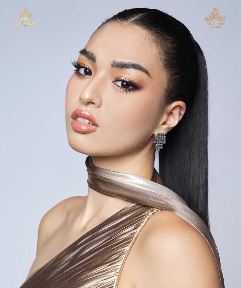  
Hoa hậu Hoàn vũ Thái Lan sở hữu nhan sắc xinh đẹp ở góc máy cận mặt. (Ảnh: Instagram annscottkemmis)