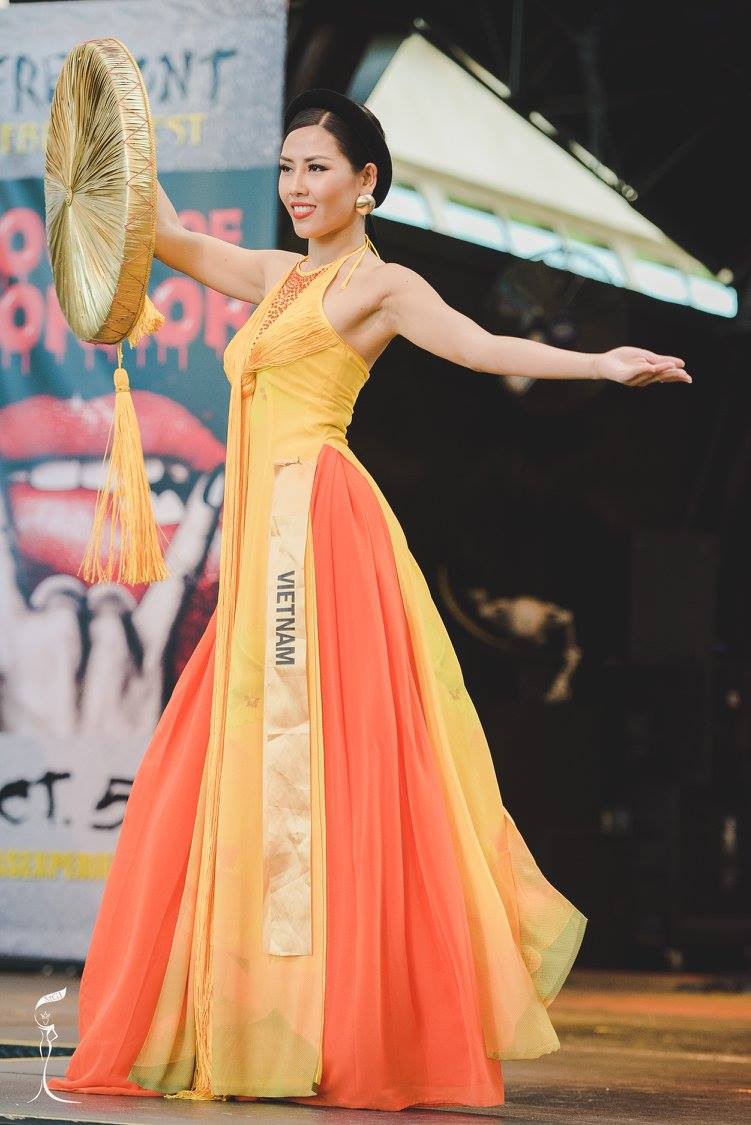  
Tại Miss Grand 2016, Nguyễn Thị Loan tạo dấu ấn với vẻ đẹp dịu dàng, phong thái tự tin. (Ảnh: Tiền phong)
