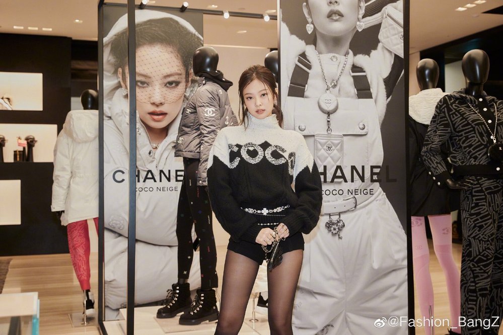  
Phong cách thời trang của Jennie khiến nhiều người ngưỡng mộ và học hỏi. (Ảnh: Weibo Fashion_BangZ)