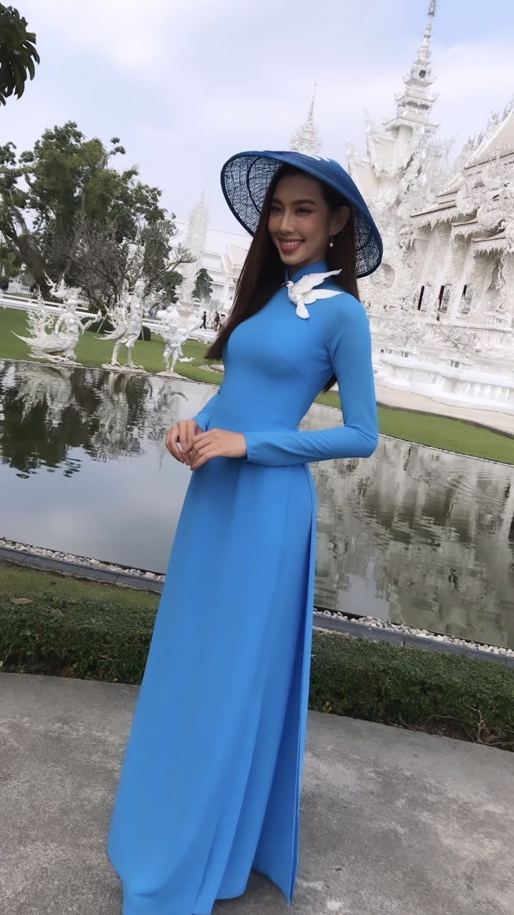  
Hoa hậu Thùy Tiên phô diễn vẻ đẹp thùy mị trong trang phục dân tộc Việt. (Ảnh: Chụp màn hình Instagram tienng12)