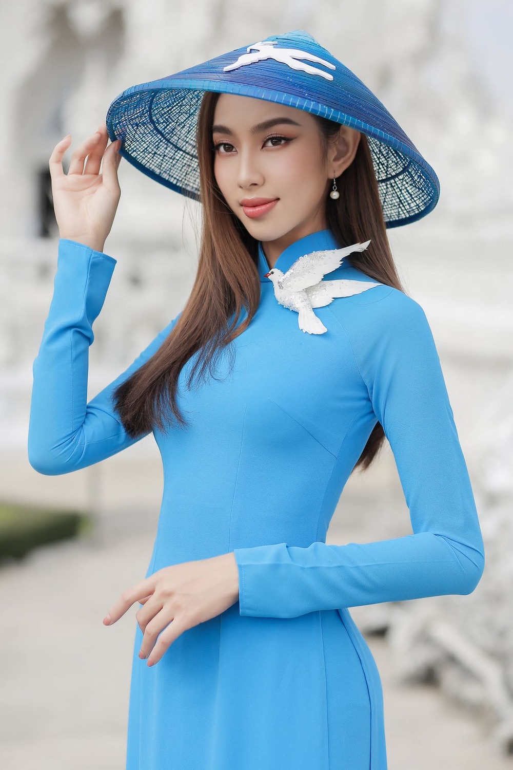  
Hoa hậu Thùy Tiên khoe sắc trong bộ áo dài màu xanh. - Tin sao Viet - Tin tuc sao Viet - Scandal sao Viet - Tin tuc cua Sao - Tin cua Sao