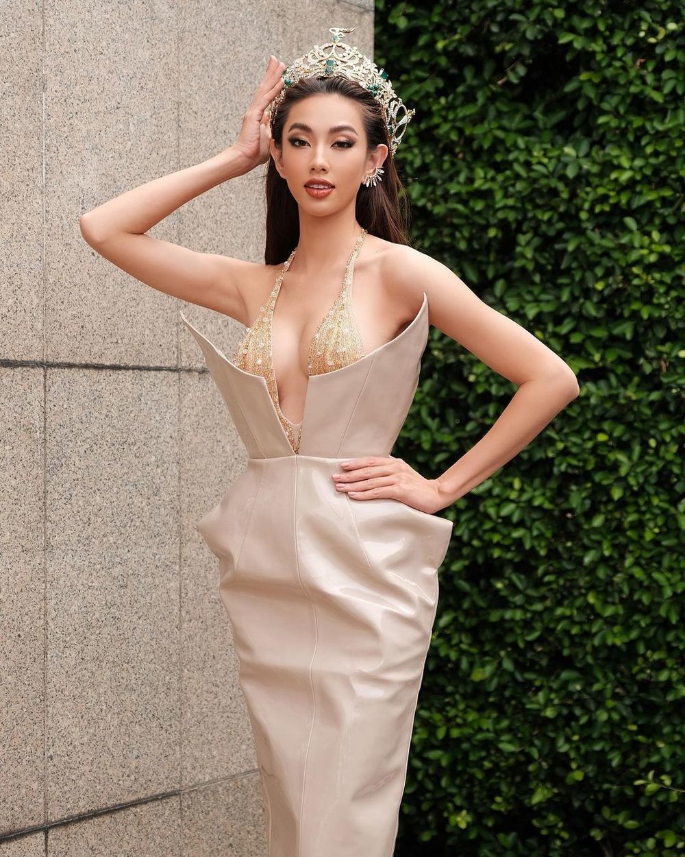  
Thùy Tiên với chiếc váy khoe vẻ đẹp quyến rũ chuẩn Hoa hậu. (Ảnh: Instagram tienng12) 